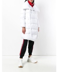 Женский белый пуховик от Bacon