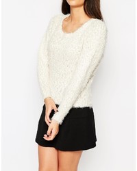 Женский белый пушистый свитер с круглым вырезом от Vila