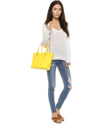 Женский белый свитер с v-образным вырезом от Feel The Piece