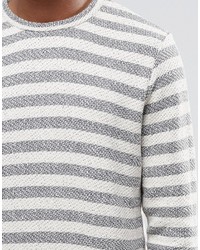 Мужской белый свитер с круглым вырезом в горизонтальную полоску