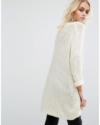 Белый свободный свитер от Noisy May