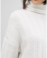 Белый свободный свитер от Selected
