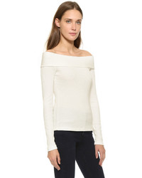 Белый топ с открытыми плечами от Bec & Bridge