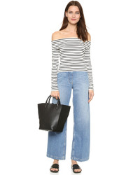 Белый топ с открытыми плечами от Derek Lam 10 Crosby