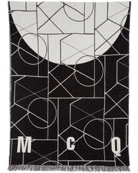 Мужской белый шарф с геометрическим рисунком от McQ