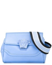 Голубая кожаная сумка через плечо от Versace