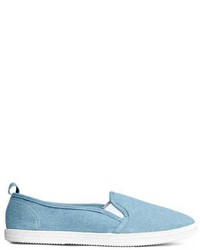 Голубая обувь из плотной ткани