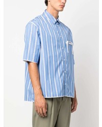 Мужская голубая рубашка с коротким рукавом в вертикальную полоску от Jacquemus