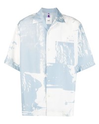 Мужская голубая рубашка с коротким рукавом с принтом от Oamc
