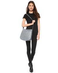 Женская голубая сумка от Vince