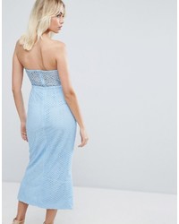 Голубое кружевное платье-миди от PrettyLittleThing
