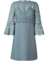Голубое кружевное платье от Valentino