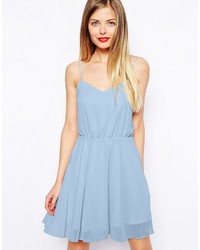 Голубое платье с плиссированной юбкой от Asos