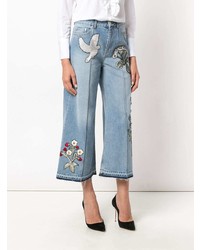 Голубые брюки-кюлоты с вышивкой от Alexander McQueen