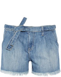 Голубые джинсовые шорты со складками