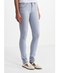 Голубые джинсы скинни от Victoria Beckham