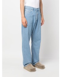 Мужские голубые джинсы от Nanushka