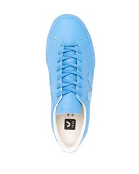 Мужские голубые кожаные низкие кеды от Veja