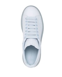 Мужские голубые кожаные низкие кеды от Alexander McQueen