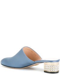 Голубые кожаные сабо с украшением от Gucci