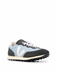 Мужские голубые кроссовки от Veja