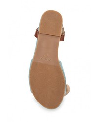 Голубые сандалии на плоской подошве от Raxmax