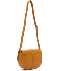 Женская горчичная сумка от A.P.C.