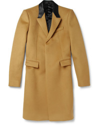 Горчичное длинное пальто от Burberry