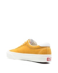 Мужские горчичные замшевые низкие кеды от Vans