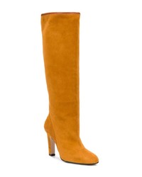 Горчичные замшевые сапоги от Stuart Weitzman