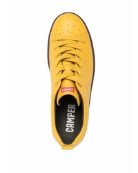 Мужские горчичные кожаные низкие кеды от Camper