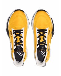 Мужские горчичные кроссовки от Fendi