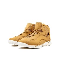 Мужские горчичные кроссовки от Jordan