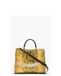 Желтая кожаная большая сумка со змеиным рисунком