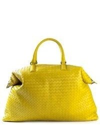 Желтая кожаная большая сумка от Bottega Veneta