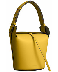 Желтая кожаная сумка-мешок от Burberry