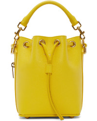 Желтая кожаная сумка-мешок от Saint Laurent