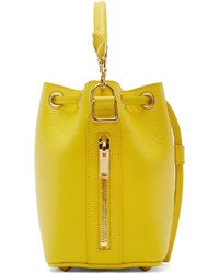 Желтая кожаная сумка-мешок от Saint Laurent