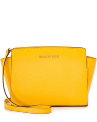 Женская желтая кожаная сумка от MICHAEL Michael Kors