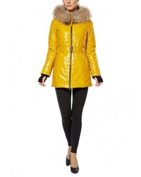 Женская желтая куртка-пуховик от Grafinia