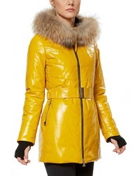 Женская желтая куртка-пуховик от Grafinia