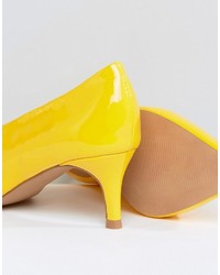 Желтая обувь от Asos