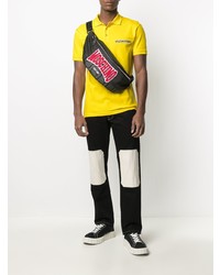 Мужская желтая футболка-поло с вышивкой от Moschino