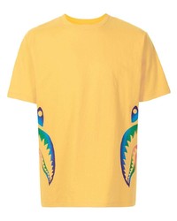 Мужская желтая футболка с круглым вырезом с принтом от A Bathing Ape