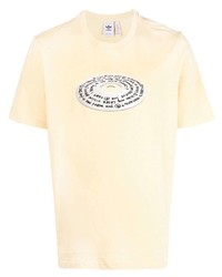 Мужская желтая футболка с круглым вырезом с принтом от adidas