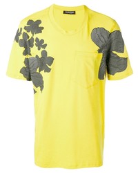 Желтая футболка с круглым вырезом с цветочным принтом