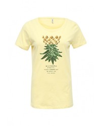 Женская желтая футболка от Only