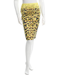 Желтая юбка-карандаш с цветочным принтом