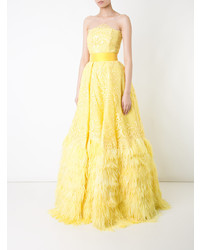 Желтое вечернее платье с вышивкой от Isabel Sanchis
