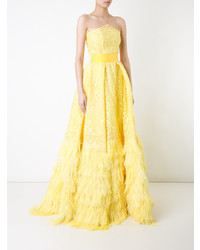 Желтое вечернее платье с вышивкой от Isabel Sanchis